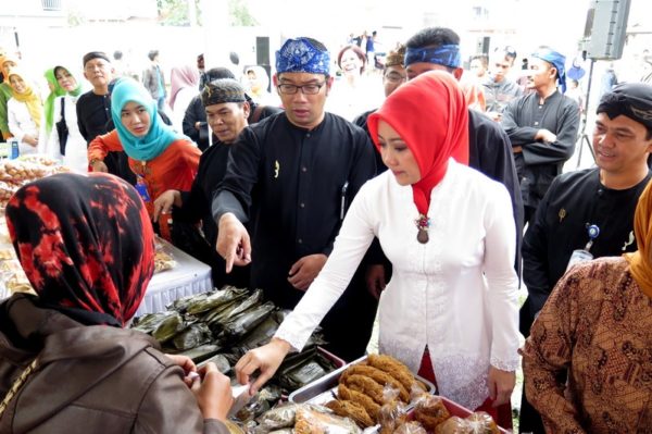 Dinas KUKM Indag gelar Bazar Ramadhan 1435 H di lapangan RW 05 Jl. Raya Cimencrang, Gedebage, (23/7/14). by Humas Pemkot Bandung