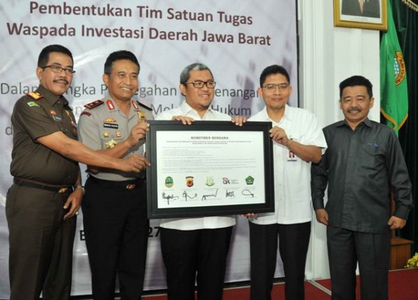 Pemprov Jabar bersama OJK Jabar, Polda Jabar, Kejati Jabar dan Kanwil Kemenag, bersepakat membentuk Satgas Waspada Investasi Daerah, di Aula Barat Gedung Sate, Rabu (27/7). by Humas Pemprov Jabar