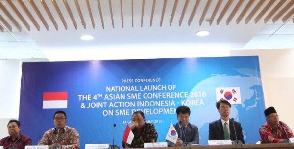 Wali Kota Bandung Ridwan Kamil saat konferensi pers The 4th Asian SME Conference 2016 di Jakarta, Kamis (14/7). by Meiwan Humas Pemkot Bandung