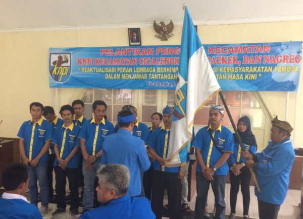 Ketua DPD KNPI Kab Bandung Galih Hendrawan melantik Pengurus Kecamatan (PK) KNPI Rancaekek,Cicalengka dan Kecamatan Nagreg periode 2016-2018, di Pendopo Kantor Kecamatan Cicalengka, Sabtu (8/10). by KNPI Kab Bdg