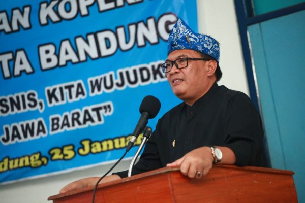 Wakil Wali Kota Bandung Oded M. Danial saat membuka kegiatan Diklat Perkoperasian bagi anggota Dekopinda Kota Bandung di Gd. Dekopinda Kota Bandung, Rabu (25/1). by Meiwan Humas Pemkot Bandung