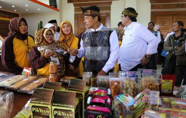 Bupati Bandung Dadang M Naser saat silaturahmi UKM se-Kabupaten Bandung di Gedung.Moch Toha Soreang, Rabu (25/1
