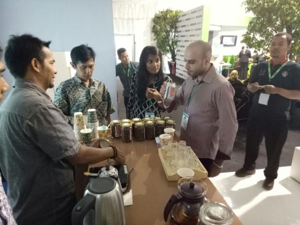 Delegasi International Conference "Media For World Harmony" & The 5th Annual Meeting of IBRAF mengunjungi Booth Pemprov Jabar, di Trans Luxury Hotel Bandung, Rabu (23/2). by Humas Pemprov Jabar