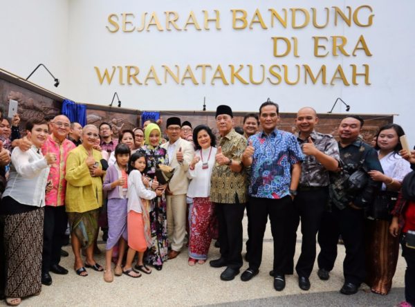 Wali Kota Bandung Ridwan Kamil saat peresmian Taman Sejarah untuk umum yang berada di bekas lahan parkir Gedung DPRD Kota Bandung, Jalan Aceh, Kota Bandung, Sabtu (4/2/). by Meiwan Humas Pemkot Bandung