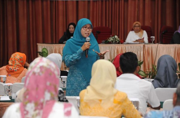 Ketua P2TP2A Jabar Netty Heryawan saat Rakerda PKK di Aula lantai III TP PKK Jabar, Rabu (29/3). by Humas Pemprov Jabar.