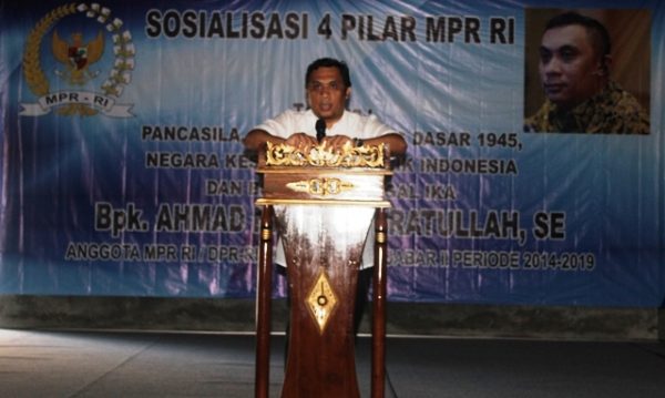 Anggota MPR RI Ahmad Najib Qodratullah menggelar Sosialisasi 4 Pilar Kebangsaan di Padepokan Kisunda Ngalalana, Desa Sukamenak, Kec Marghayu, Kab Bandung, Kamis (11/5). by bbcom