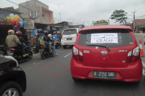 Pemudik Cilacap melintas di Jalur Nagreg. by iwa/bbcom