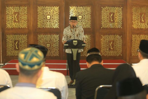 Wali Kota Bandung Ridwan Kamil saat pelantikan pengurus Himpunan Pengusaha Nahdiyin (HPN) Kota Bandung di Pendopo Kota Bandung, Jumat (16/6). by Humas Pemkot Bandung