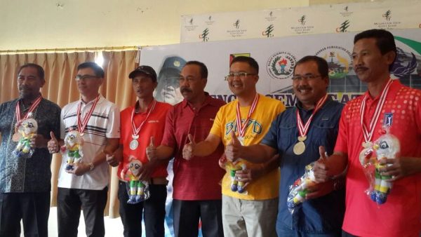 Emas Kab Bandung diperoleh dari cabor gerak jarak putra, putri, cabor tarompah panjang putri dan cabor golf ganda atas nama Akhmad Djohara (Kadispora) dan Rahmadi. by panpel Porpemda