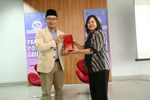 Wali Kota Bandung Ridwan Kamil meresmikan Forum for East Asia - Latin America Cooperation (FEALAC) Youth Center di Bandung Creative Hub, Jumat (19/1/18). by Humas Pemkot Bdg