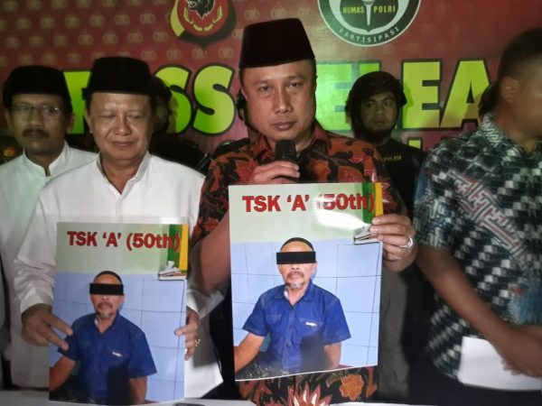 Kapolda Jabar Irjen Pol Agung Budi Maryoto dalam konferensi pers, Minggu (28/1/18).