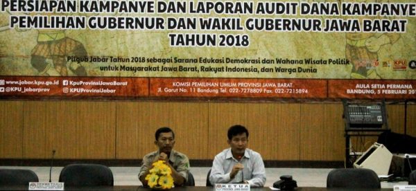 Ketua KPU Jabar Yayat Hidayat saat Rakor Persiapan Kampanye dan Laporan Audit Dana Kampanye Pilgub Jabar di Aula Setia Permana KPU Jabar, Senin (5/2/18). by KPU