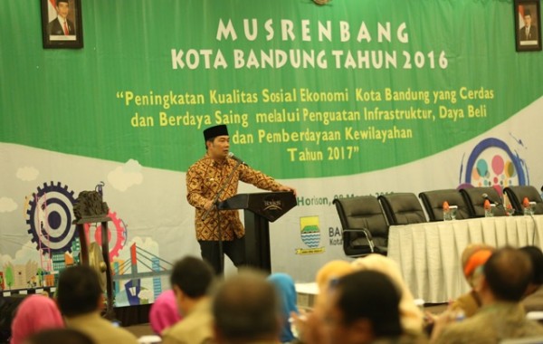 Wali Kota Bandung Ridwan Kamil saat memberi arahan pada Musrembang Kota Bandung 2016 di Hotel Horsion, Selasa (8/3). by Meiwan Humas Pemkot Bandung 