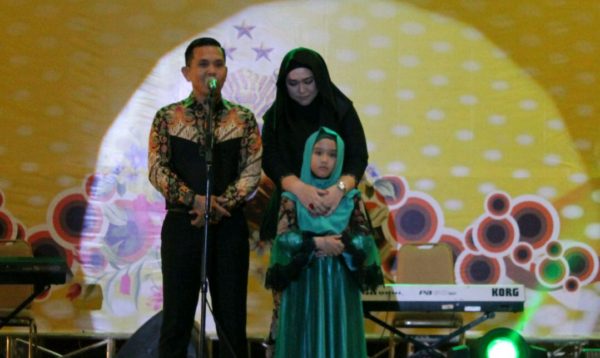 Kapolres Bandung AKBP Mahmud Nazly Harahap, SIK dan keluarga saat malam pisah sambut di Hotel Sutan Raja Soreang, Senin ()16/5) malam. by Imanuddin Ramdhani/bbcom