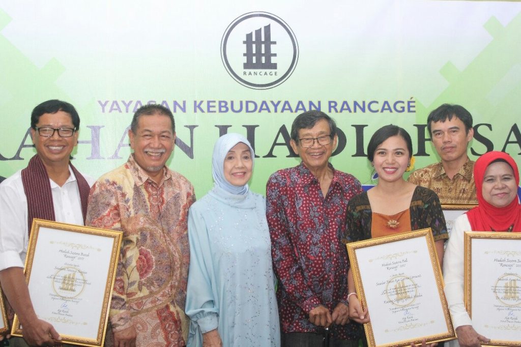 11 Sastrawan Raih Hadiah Sastra Rancage