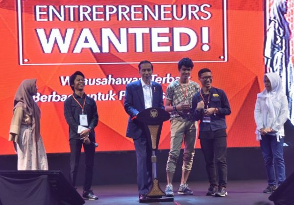 Presiden Jokowi saat jadi pembicara kunci dalam "Entrepreneurs Wanted! (EW!)" di Gedung Sabuga ITB Bandung, Senin (18/12/17). by ist