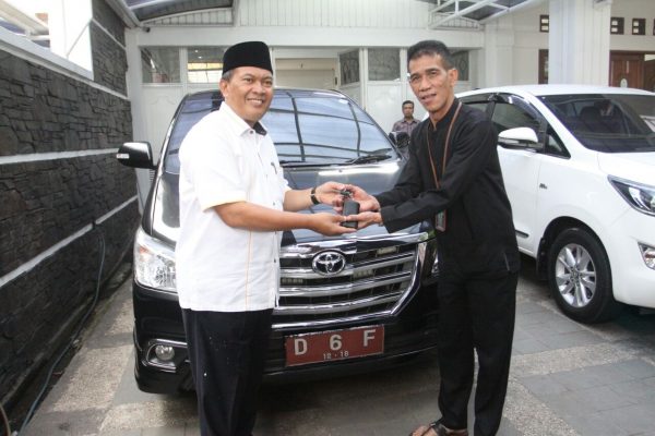 Mang Oded Serahkan Semua Fasilitas ke Pemkot