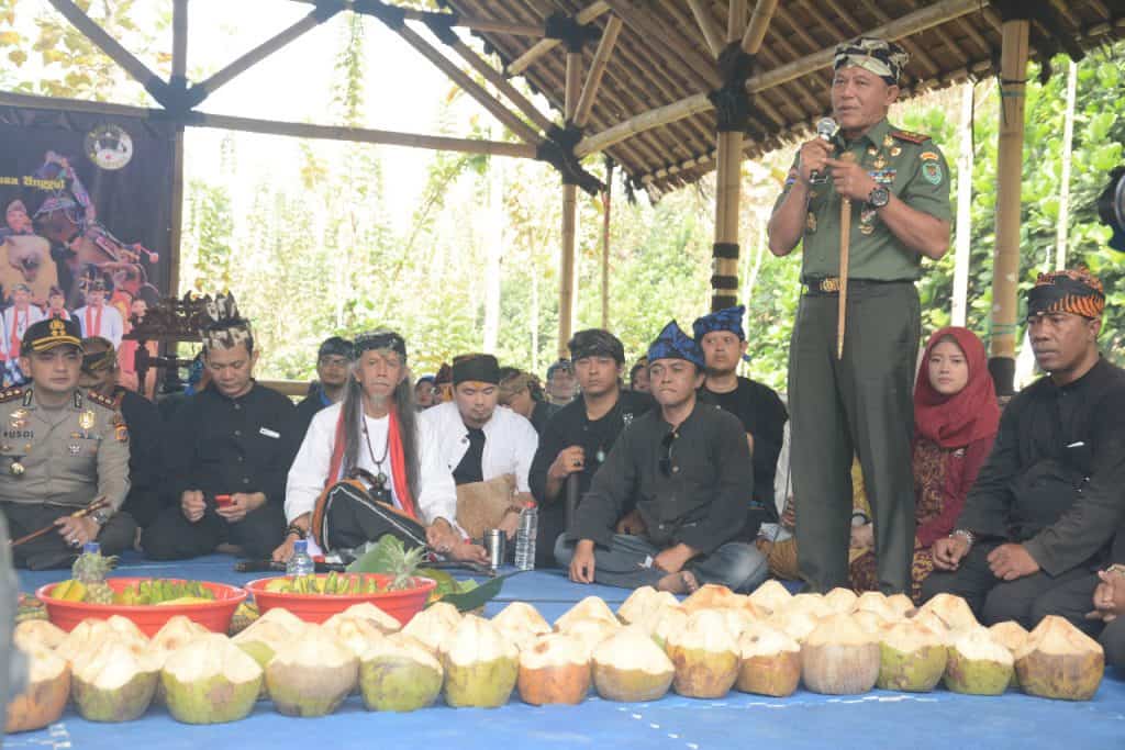 Pangdam III/Siliwangi Hadiri Seren Taun Adat Kabuyutan
