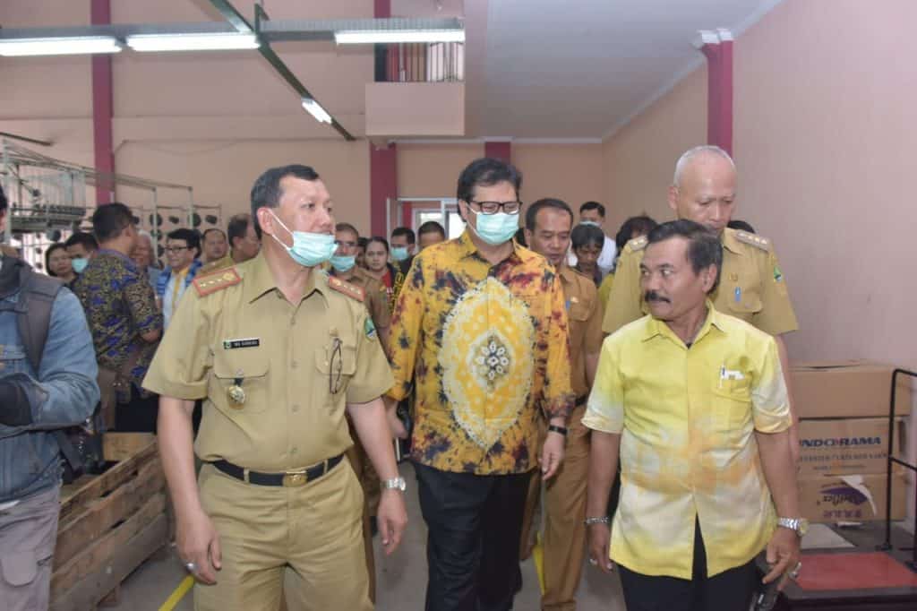 Usaha Konveksi Tertekan Dolar