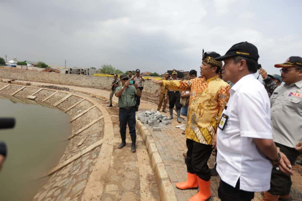 Progres Danau Retensi Cieunteung 86%