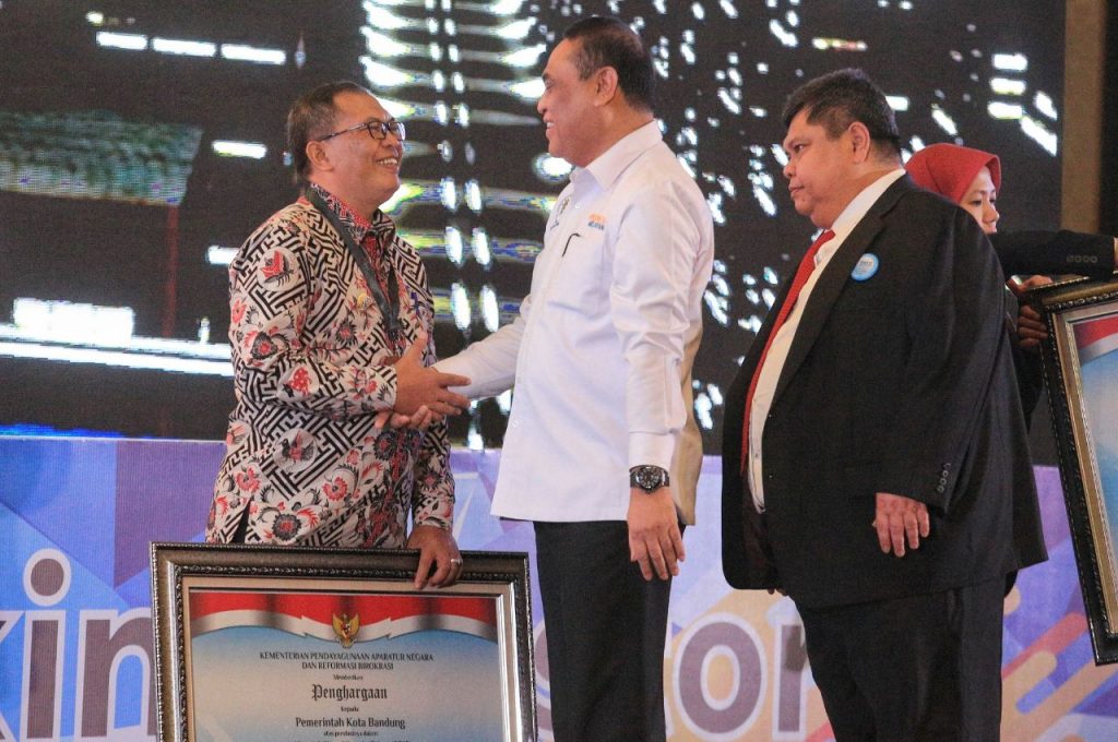 Pemkot Bandung Kembali Raih Predikat Sakip A