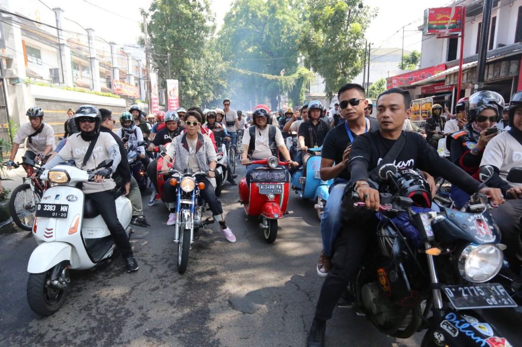 Dukung Film Dilan, Mang Oded Ikut Konvoi