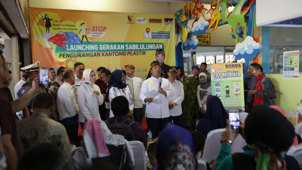 Bupati: ‘Kantong Belanja Bawa Dari Rumah’