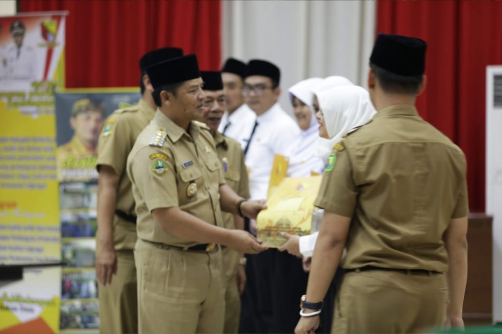 Pemkab Bandung Serahkan 486 SK CPNS