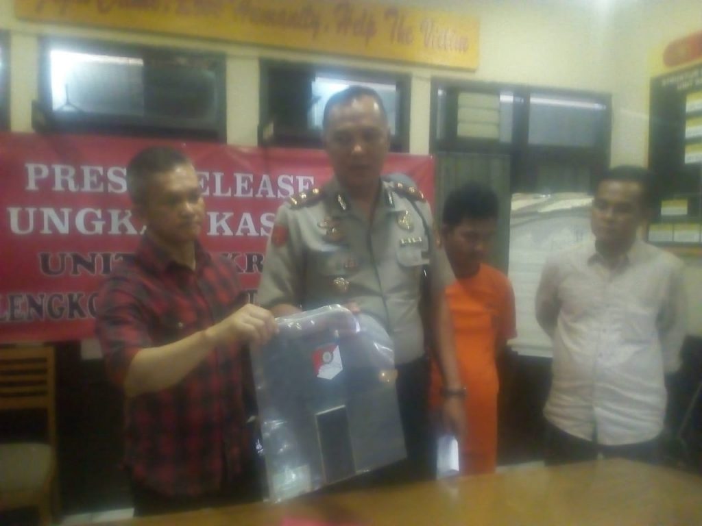 Penjambret Ini Sasar Pengendara Motor yang Sedang Nelpon