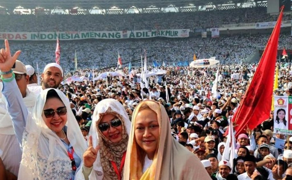 Massa Kampanye Akbar Prabowo Sambut Istimewa Kehadiran Mbak Tutut dan Titiek Soeharto