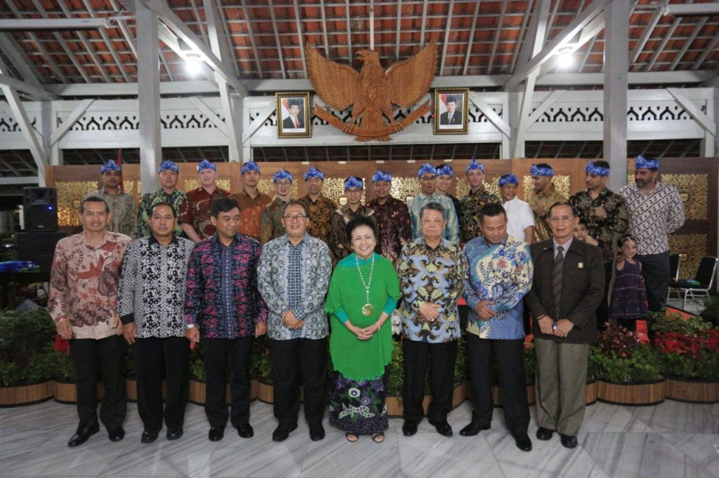 Mang Oded Bersilaturahmi dengan Perwira Negara Sahabat