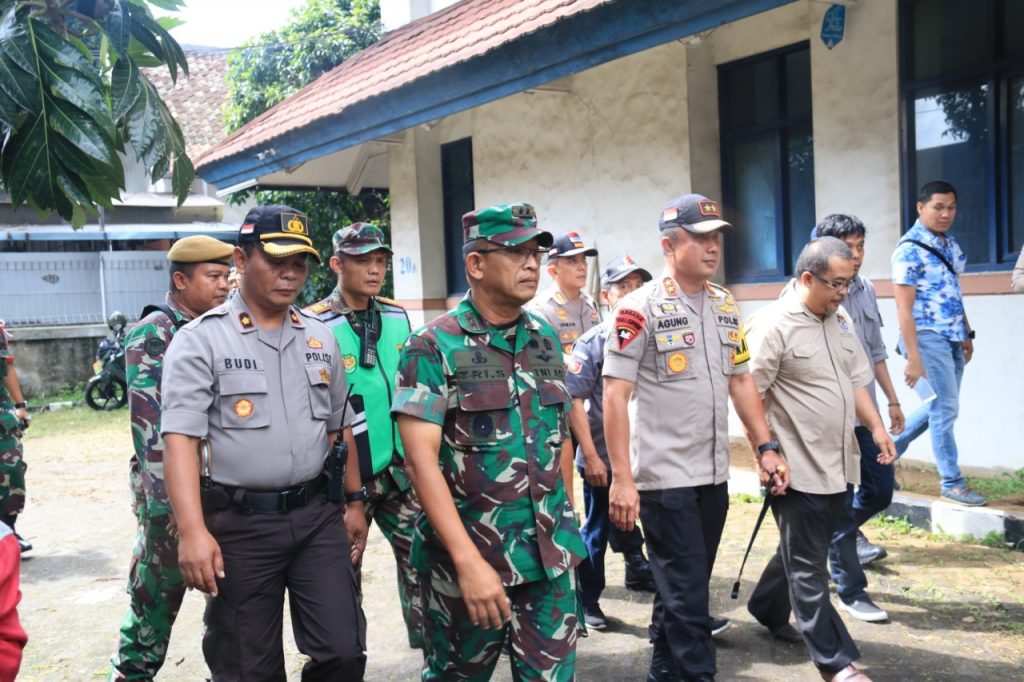 Pangdam – Kapolda Kunjungi Wilayah Pasca Penghitungan Surat Suara