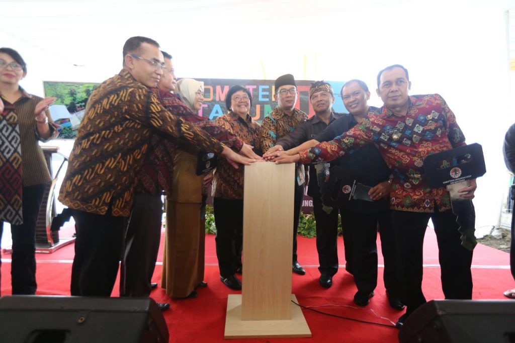 Menteri LHK Resmikan Pusat Daur Ulang Eks TPA Cicabe