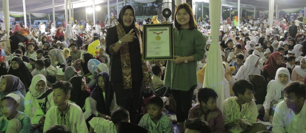 Pecahkan Rekor MURI, 10 Ribu Anak Yatim Nikmati Es Krim Gratis Aice