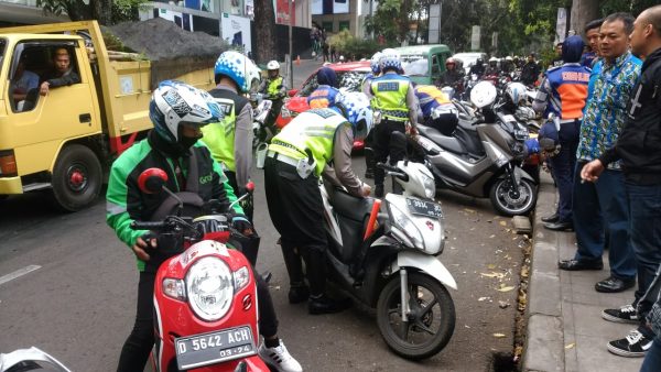 parkir liar (2)
