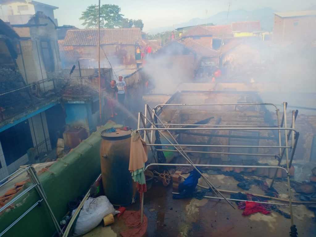 20 Rumah di Paseh Kebakaran, Korban Mengungsi ke Tenda Peleton