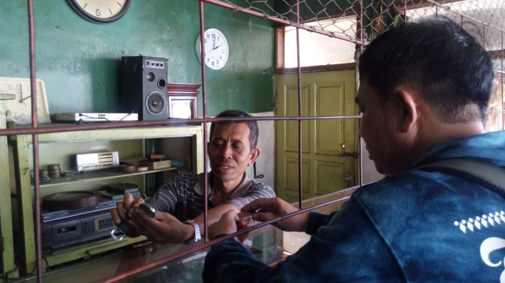 Nih, Kisah Tukang Servis Arloji di Ciwidey yang Bertahan Sejak 1940