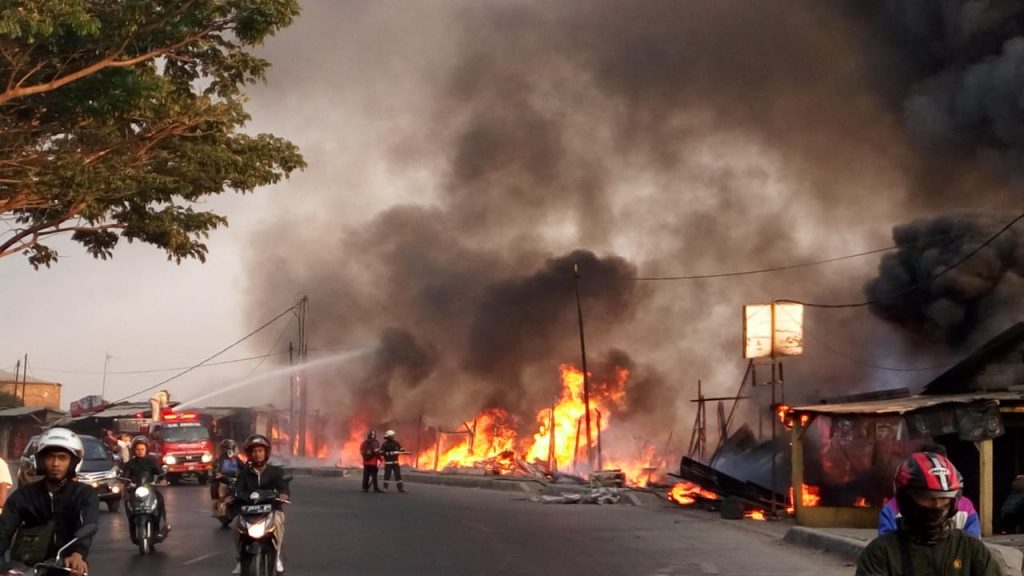 8 Kios Terbakar, Seorang Balita Tewas