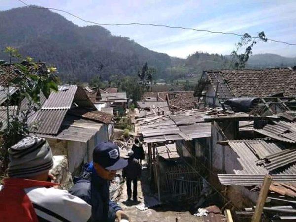 Ribuan Rumah Warga Pangalengan Dirusak Angin Kencang