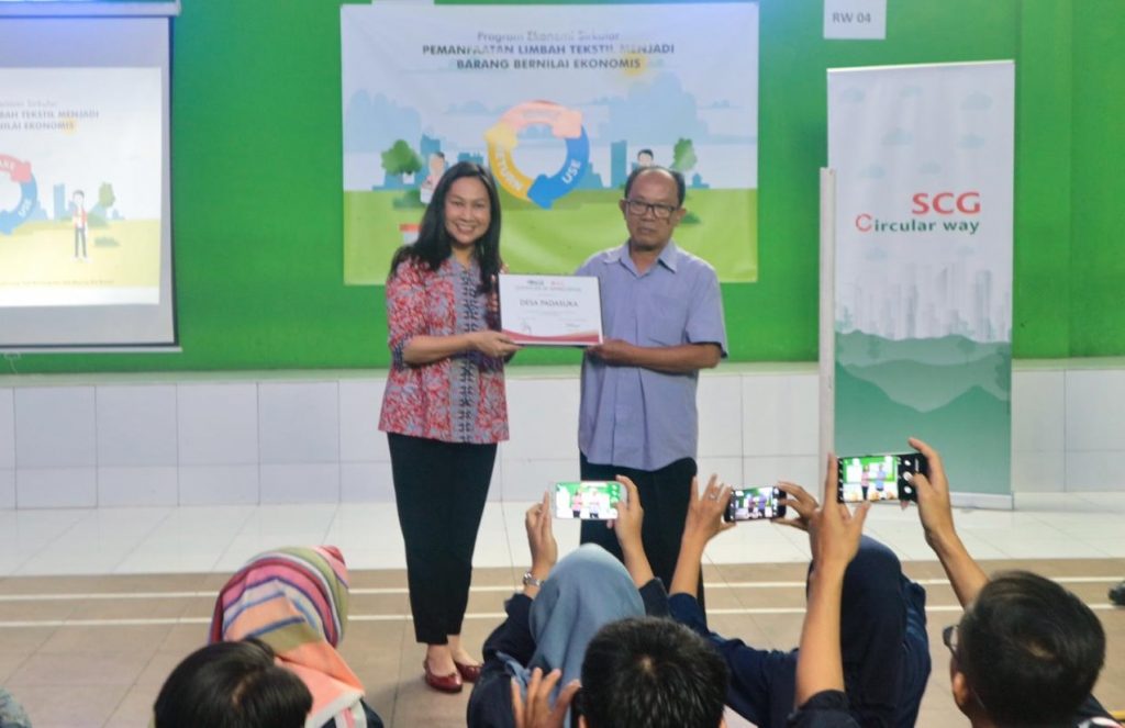 Mahasiswa Kenalkan Proyek Pengolahan Limbah Tekstil dari SCG