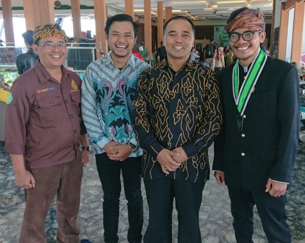 Kang Sugih ; Pasanggiri Pop Sunda Upaya Regenerasi Penyanyi Pop Sunda