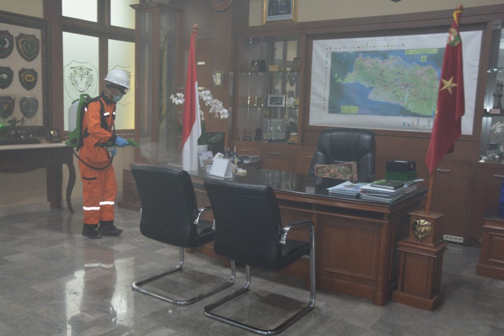 Makodam III/Siliwangi Disemprot Disinfektan