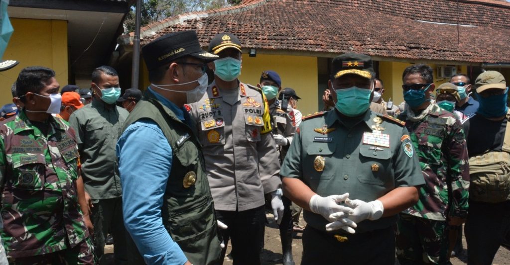 Pemprov Ambil Sampel Rapid Test Covid-19 di Pengungsian Banjir