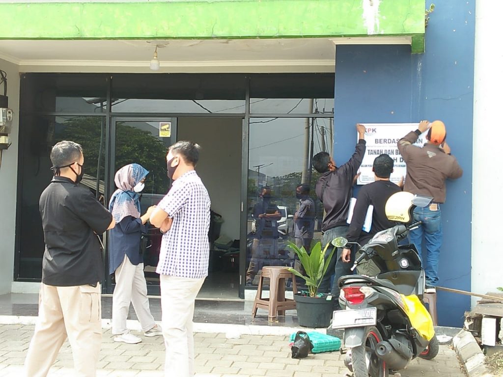 KPK Segel Gudang Milik Terdakwa Kasus Korupsi Pengadaan Bakamla