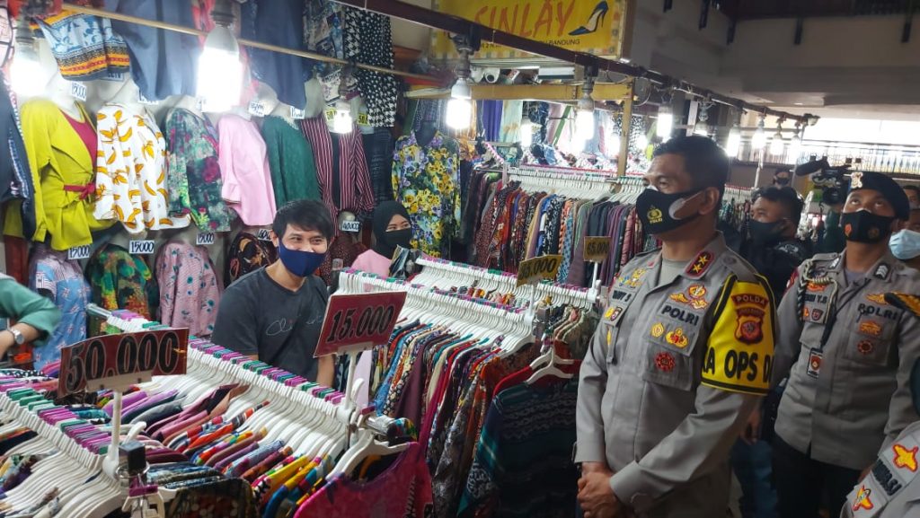 Pastikan Protokol Kesehatan Dipatuhi, Kapolda Jabar Tinjau Pasar Baru
