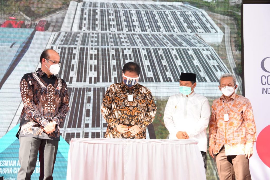 Panel Surya Terbesar di Asia Tenggara Hadir Di Bekasi