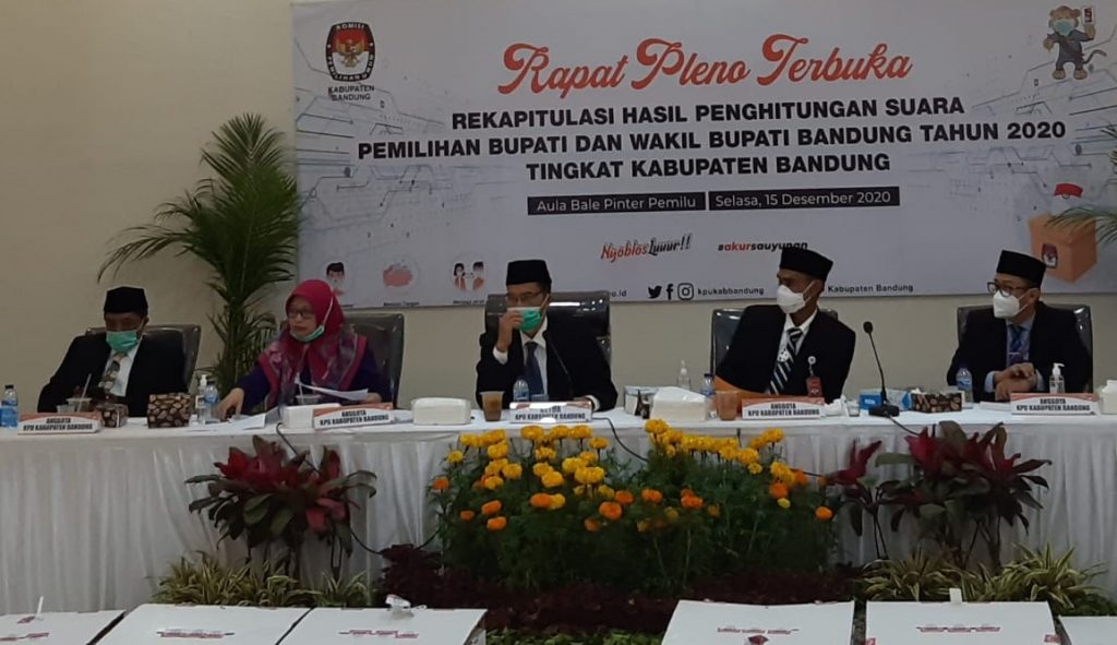 Pleno KPU Kab Bandung Tetapkan Paslon Bedas Menang 56,01 Persen