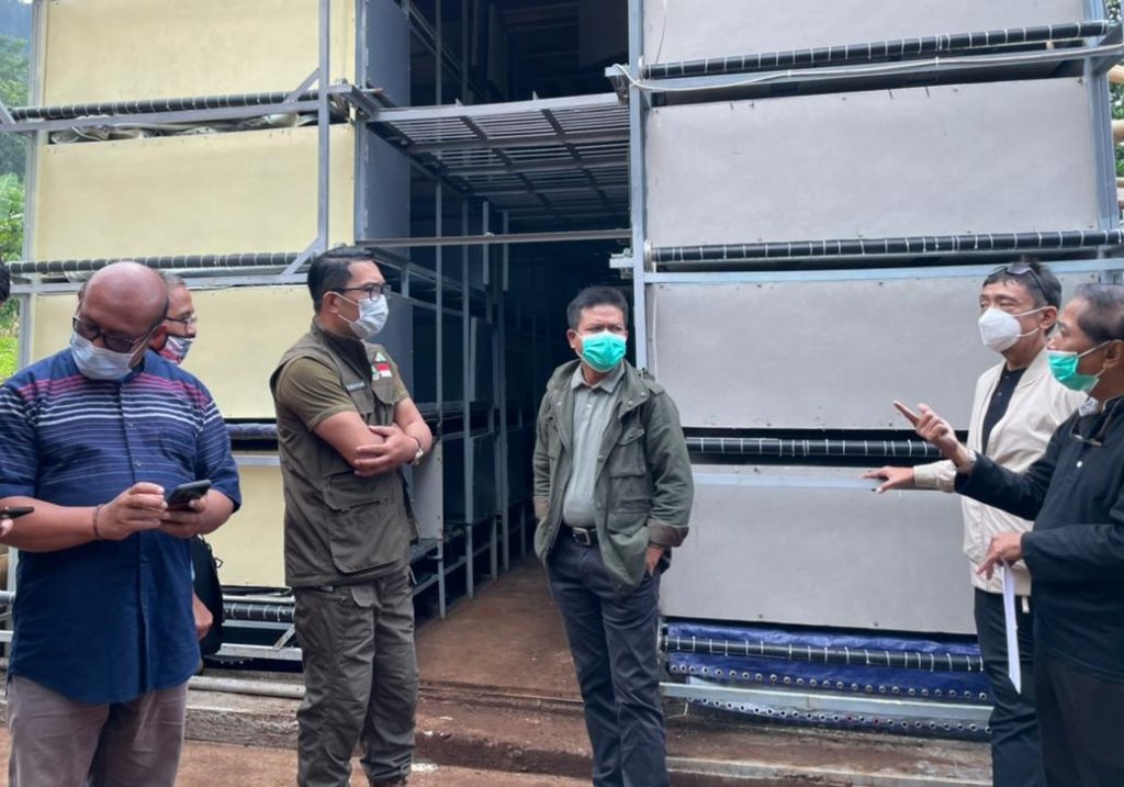 Ridwan Kamil Tinjau Apartemen Ayam 4.0