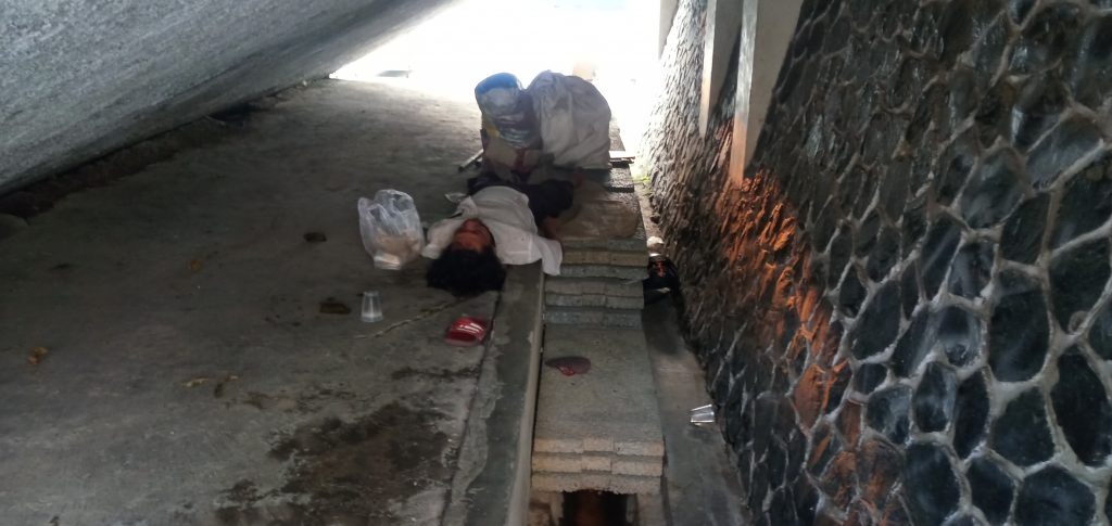 Tuna Wisma Sekarat Dibawah Jembatan Mesjid Al Fathu, DKM Kontak Satpol PP untuk Pengamanan
