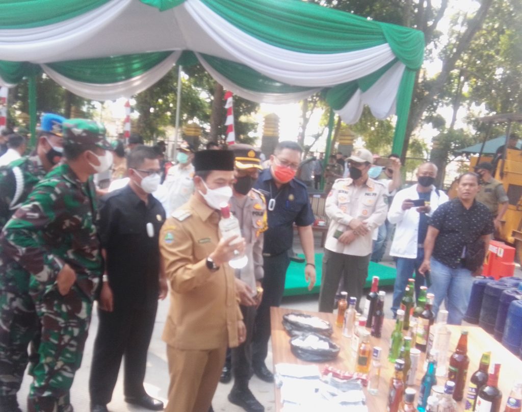 Kabupaten Bandung Nol Miker, Ribuan Botol Minol dan Obat Ilegal Dimusnahkan